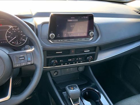 Used 2024 Nissan Rogue SV image 6