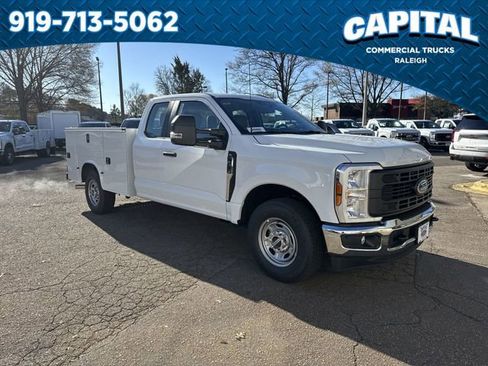 New 2026 Ford F250 XL w/ XL Chrome Package image 2
