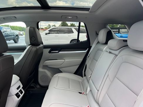 New 2027 GMC Terrain Denali w/ LPO, Floor Liner Package AWD/4WD image 9