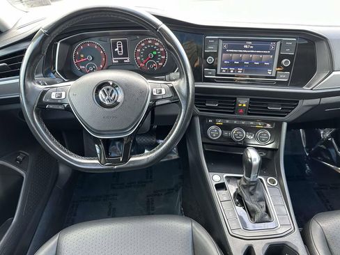 Used 2019 Volkswagen Jetta SE image 9