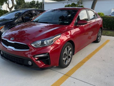 Used 2021 Kia Forte LXS FWD image 2