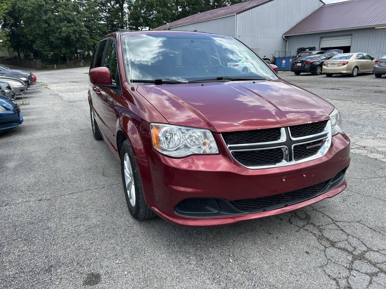 Used 2015 Dodge Grand Caravan SXT w/ Rear Park Assist Package FWD image 7