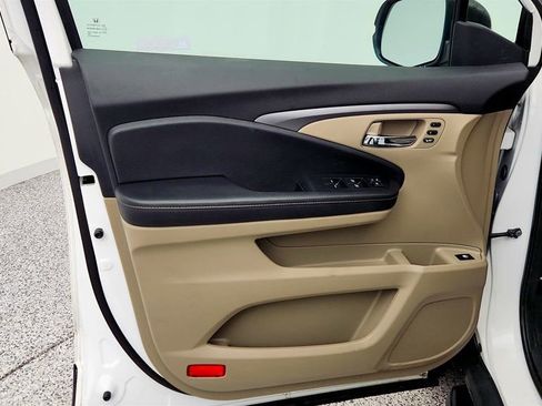 Used 2023 Honda Ridgeline RTL image 11