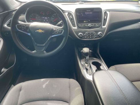 Used 2023 Chevrolet Malibu LT FWD image 7