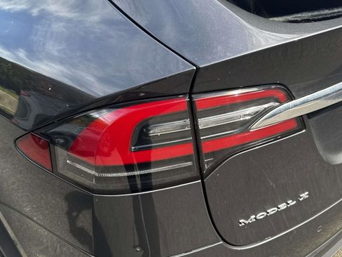Used 2016 Tesla Model X 90D AWD/4WD image 9