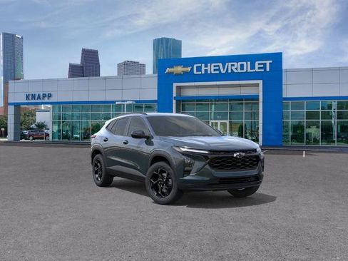 New 2026 Chevrolet Trax LT w/ Driver Confidence Package FWD image 1