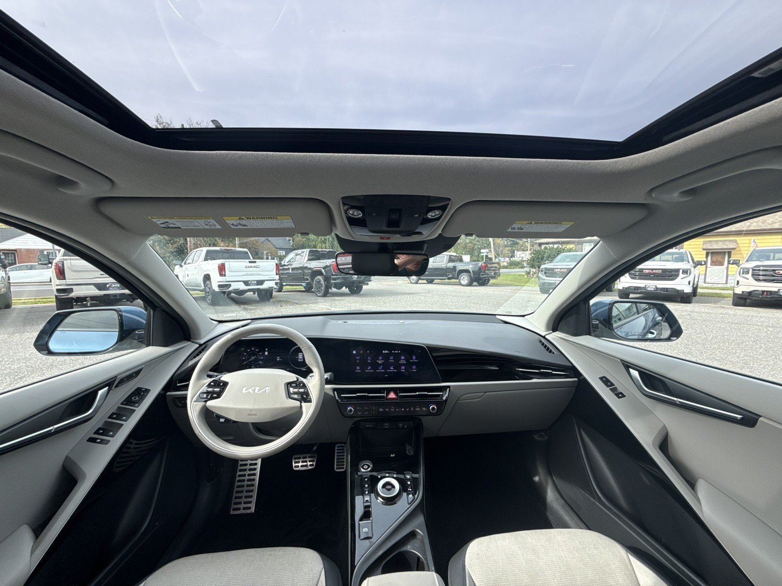 Used 2023 Kia Niro Wave FWD image 25