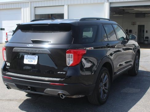 Used 2023 Ford Explorer XLT w/ Equipment Group 202A AWD/4WD image 6