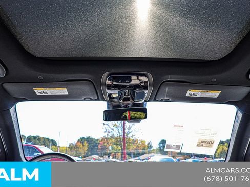 Used 2025 Mercedes-Benz GLC 300 4MATIC image 51