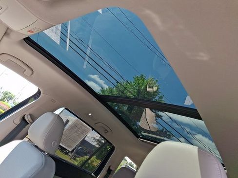 Used 2023 Volkswagen Atlas SE w/ Panoramic Sunroof Package AWD/4WD image 15
