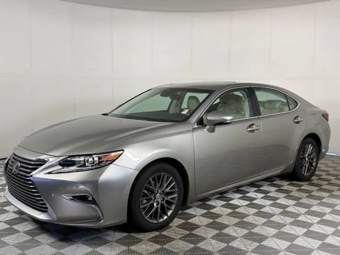 Used 2018 Lexus ES 350 w/ Premier Package FWD image 2