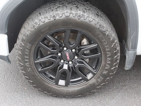 Used 2022 GMC Sierra 1500 Elevation w/ LPO, Elevation Black Package AWD/4WD image 10