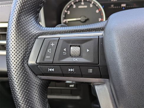 Used 2024 Mitsubishi Outlander SE image 26