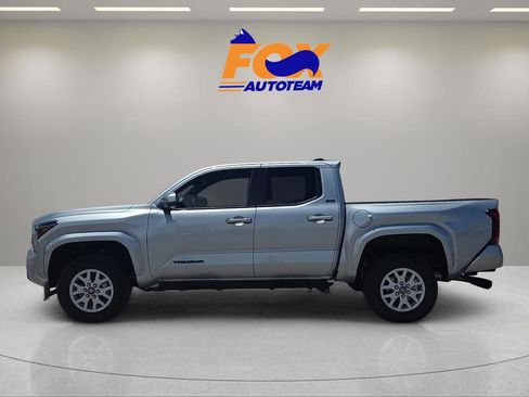 New 2026 Toyota Tacoma SR5 RWD image 2