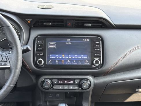 Used 2022 Nissan Kicks SR w/ Premium Package FWD image 13