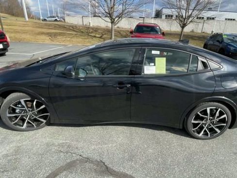 New 2026 Toyota Prius Plug-In Hybrid FWD image 5