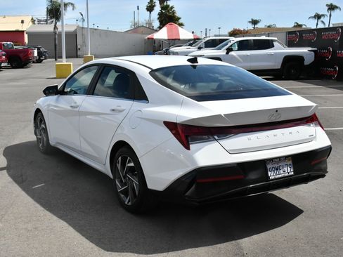 Used 2025 Hyundai Elantra Limited image 6