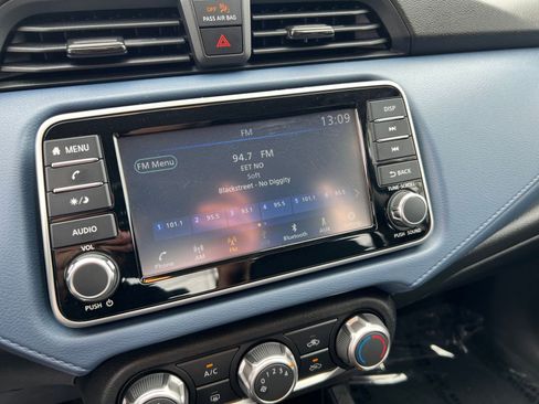 Used 2025 Nissan Versa SV FWD image 21
