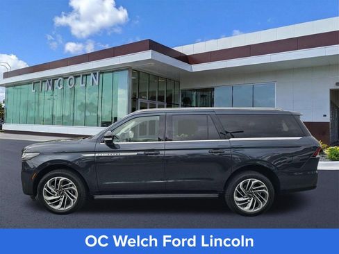 Certified 2026 Lincoln Navigator L Premier AWD/4WD image 8