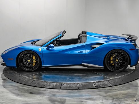 Used 2017 Ferrari 488 Spider RWD image 9