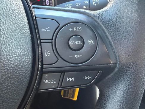 Used 2021 Toyota RAV4 LE image 37