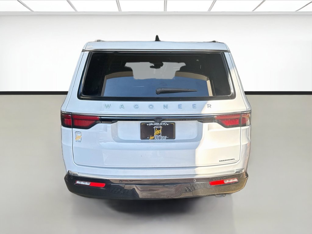 Used 2024 Jeep Wagoneer L Series II w/ Flexible Seating Group AWD/4WD image 7