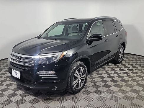 Certified 2017 Honda Pilot EX image 12