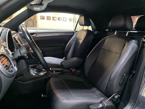 Used 2013 Volkswagen Beetle TDI image 19