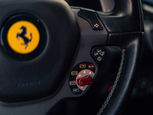 Used 2012 Ferrari 458 Italia Coupe RWD image 27