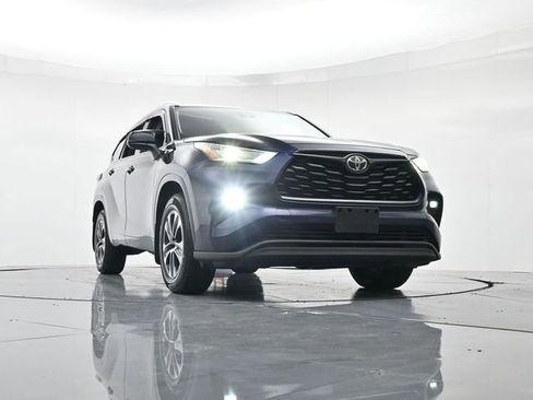 Used 2022 Toyota Highlander XLE image 33