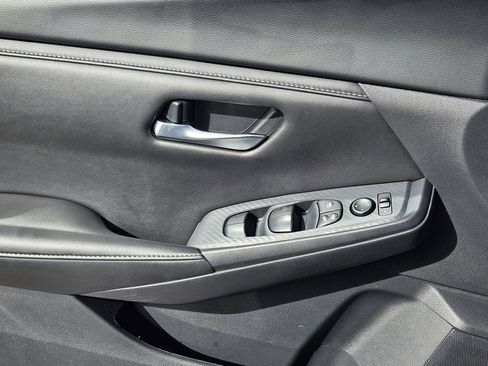 Used 2024 Nissan Sentra SV image 17