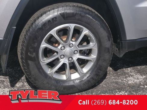 Used 2015 Jeep Grand Cherokee Limited w/ Trailer Tow Group IV AWD/4WD image 42