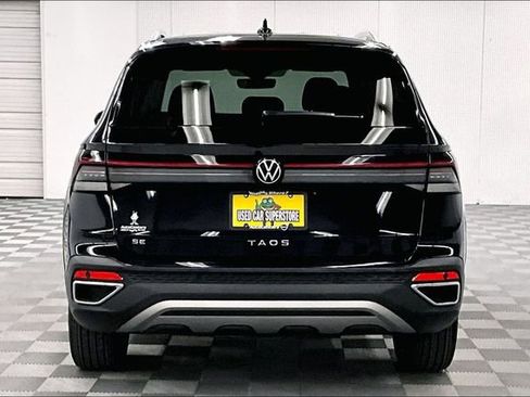 Used 2025 Volkswagen Taos SE FWD image 5