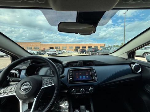 Used 2025 Nissan Versa SV FWD image 30
