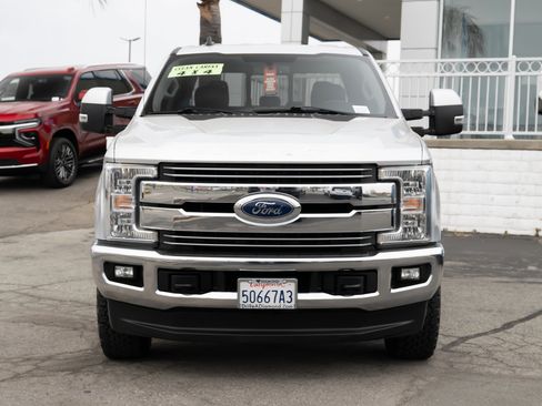 Used 2019 Ford F350 Lariat image 3