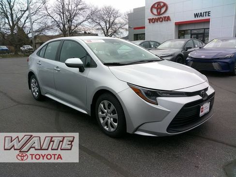 Certified 2023 Toyota Corolla LE image 1