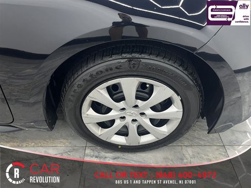 Used 2024 Toyota Corolla LE FWD image 47