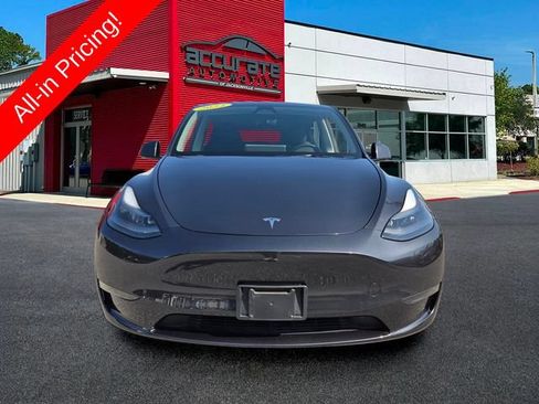 Used 2024 Tesla Model Y Long Range RWD image 8