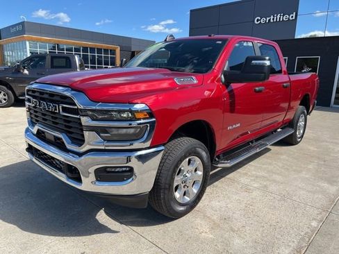 Certified 2026 RAM 2500 Big Horn AWD/4WD image 3