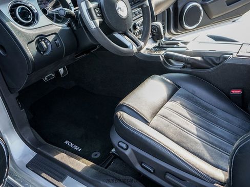 Used 2014 Ford Mustang GT Premium image 28