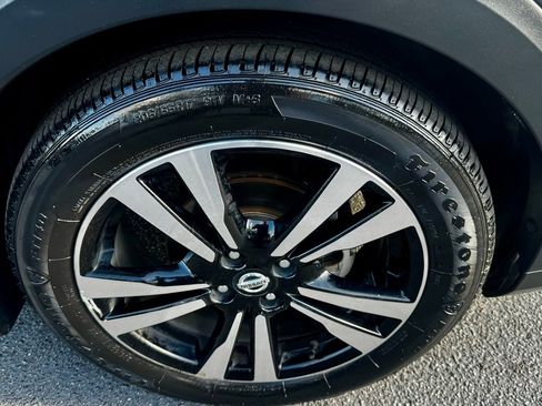 Used 2020 Nissan Kicks SV image 5