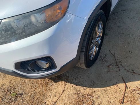 Used 2011 Kia Sorento EX w/ Premium Pkg FWD image 2