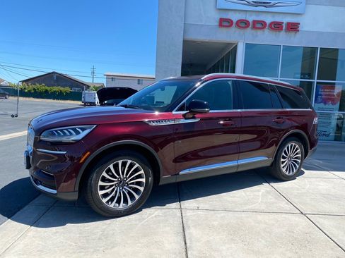 Used 2022 Lincoln Aviator Reserve w/ Equipment Group 201A image 2