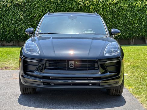 New 2026 Porsche Macan AWD/4WD image 11
