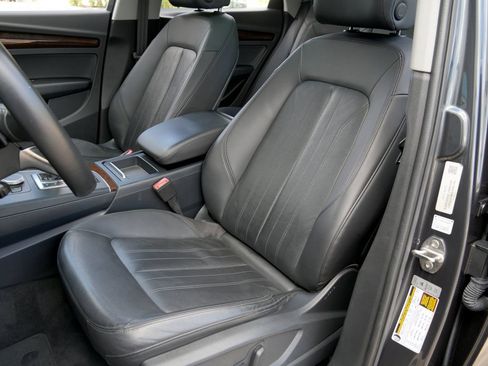 Used 2019 Audi Q5 2.0T Premium w/ Convenience Package AWD/4WD image 6
