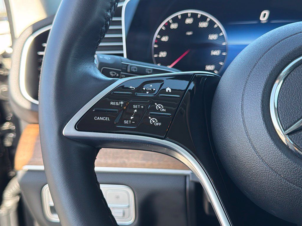 Certified 2025 Mercedes-Benz GLE 450e 4MATIC image 26