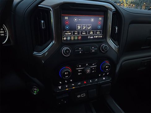 Used 2020 Chevrolet Silverado 3500 High Country w/ Technology Package image 31