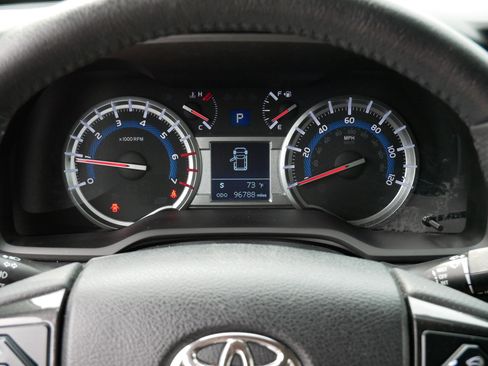 Used 2019 Toyota 4Runner TRD Off-Road Premium AWD/4WD image 21