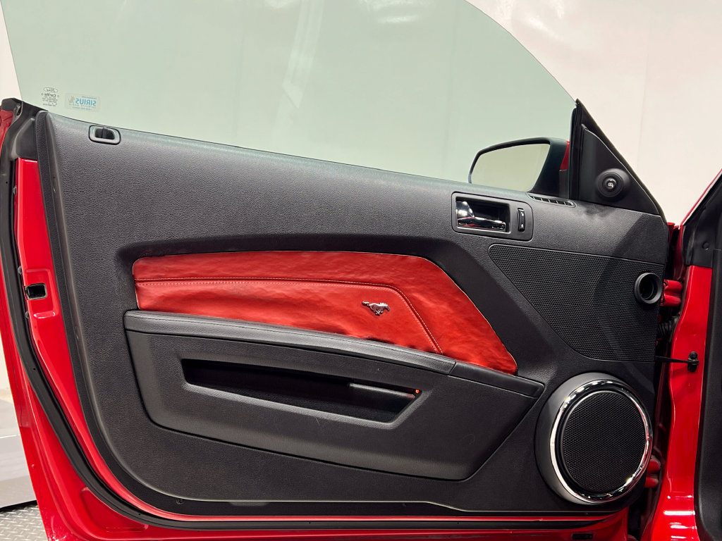 Used 2010 Ford Mustang GT Premium RWD image 13