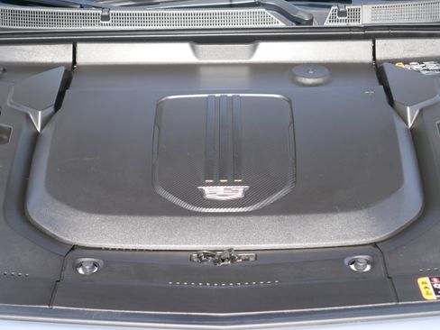 Certified 2024 Cadillac Lyriq Tech w/ Driver Assist Package image 10